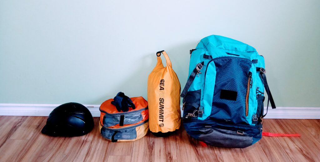 20260829_170559 (1) travel bags